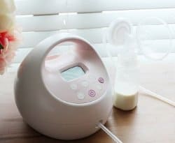 A Must for Breastfeeding at Work: A Trusty Breast Pump
